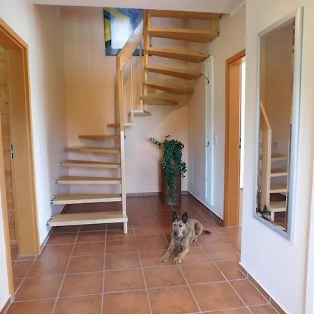 Dycke Haus 6 Comfortable Zudar