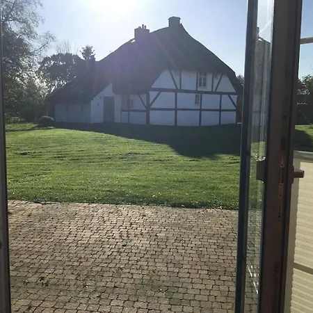 Dycke Haus 6 Comfortable Zudar